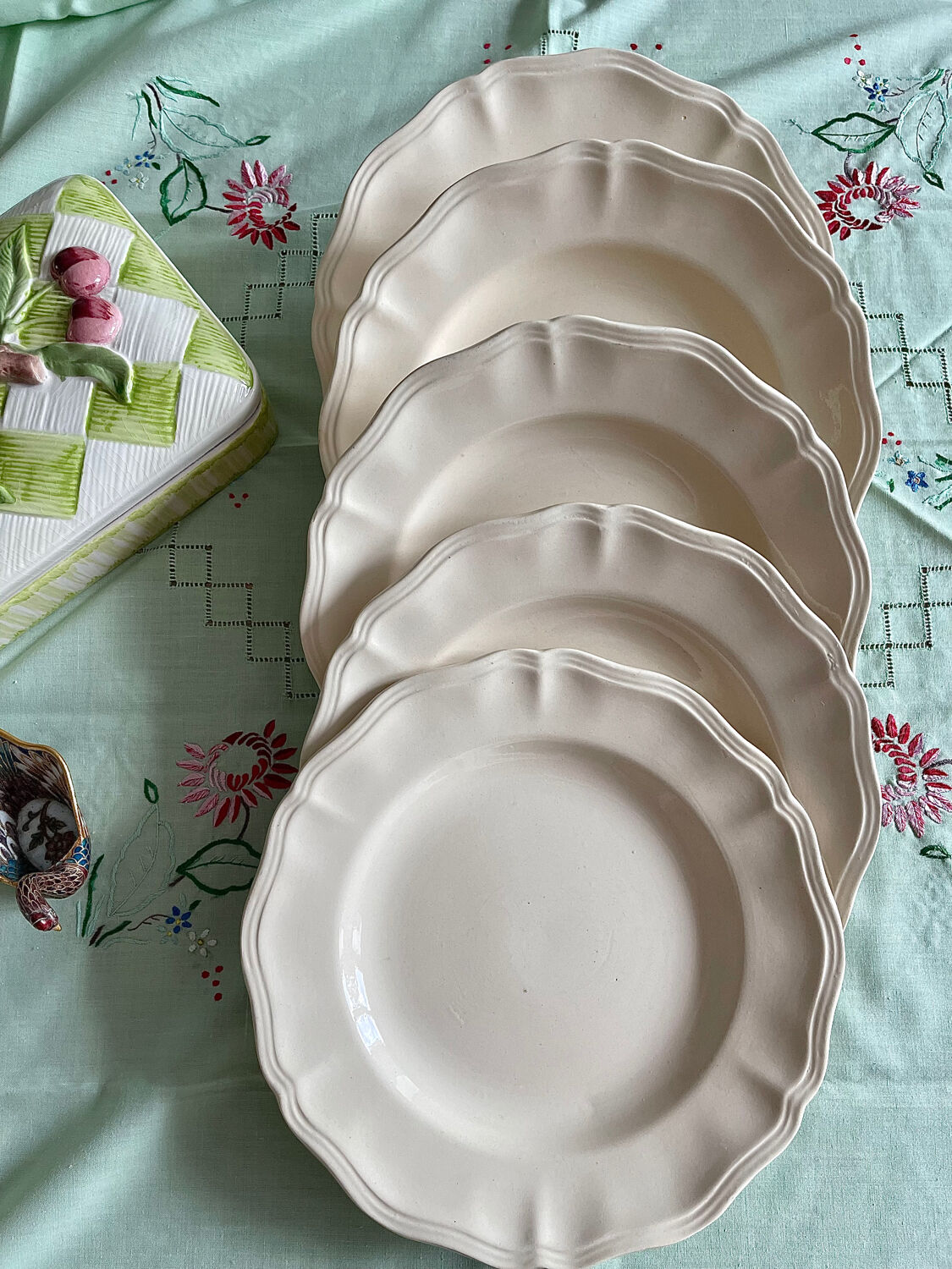 Sarreguemines plates, Digoin model, off-white color