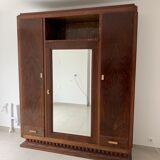 Wardrobe of a Jules Cayette sleeping set