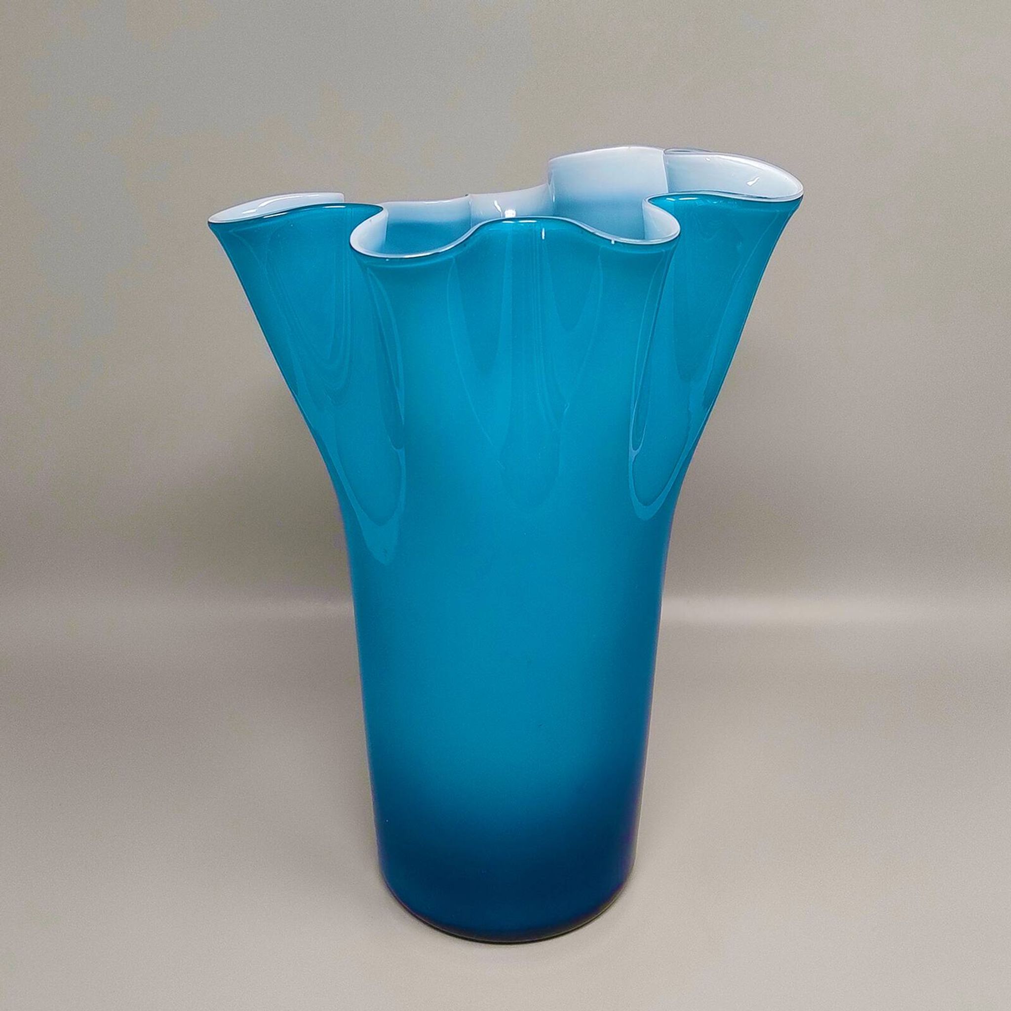 1960s Astonishing "Fazzoletto" Vase By Ca' Dei Vetrai in Murano Glass. Made