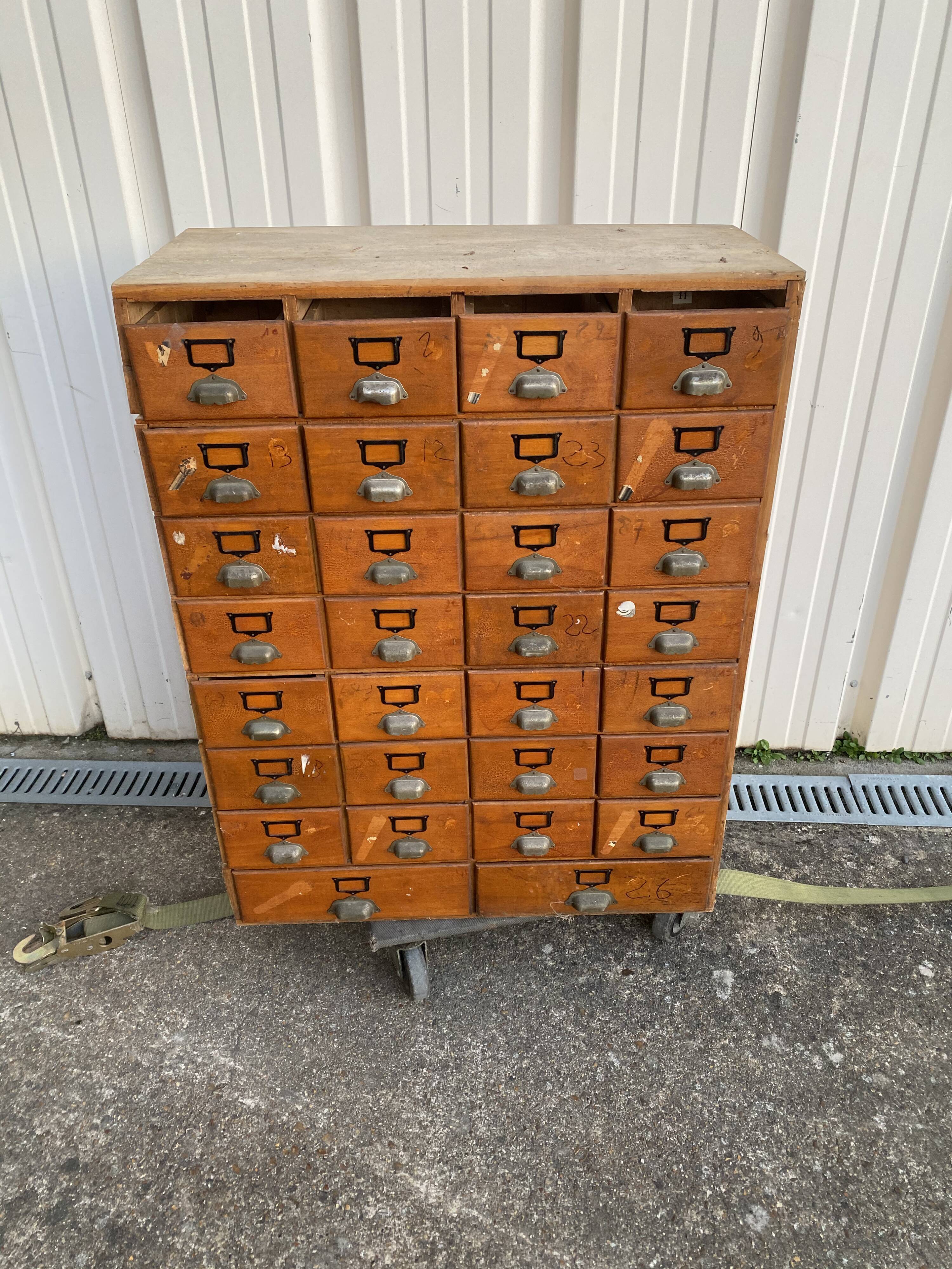 Meuble de mercerie