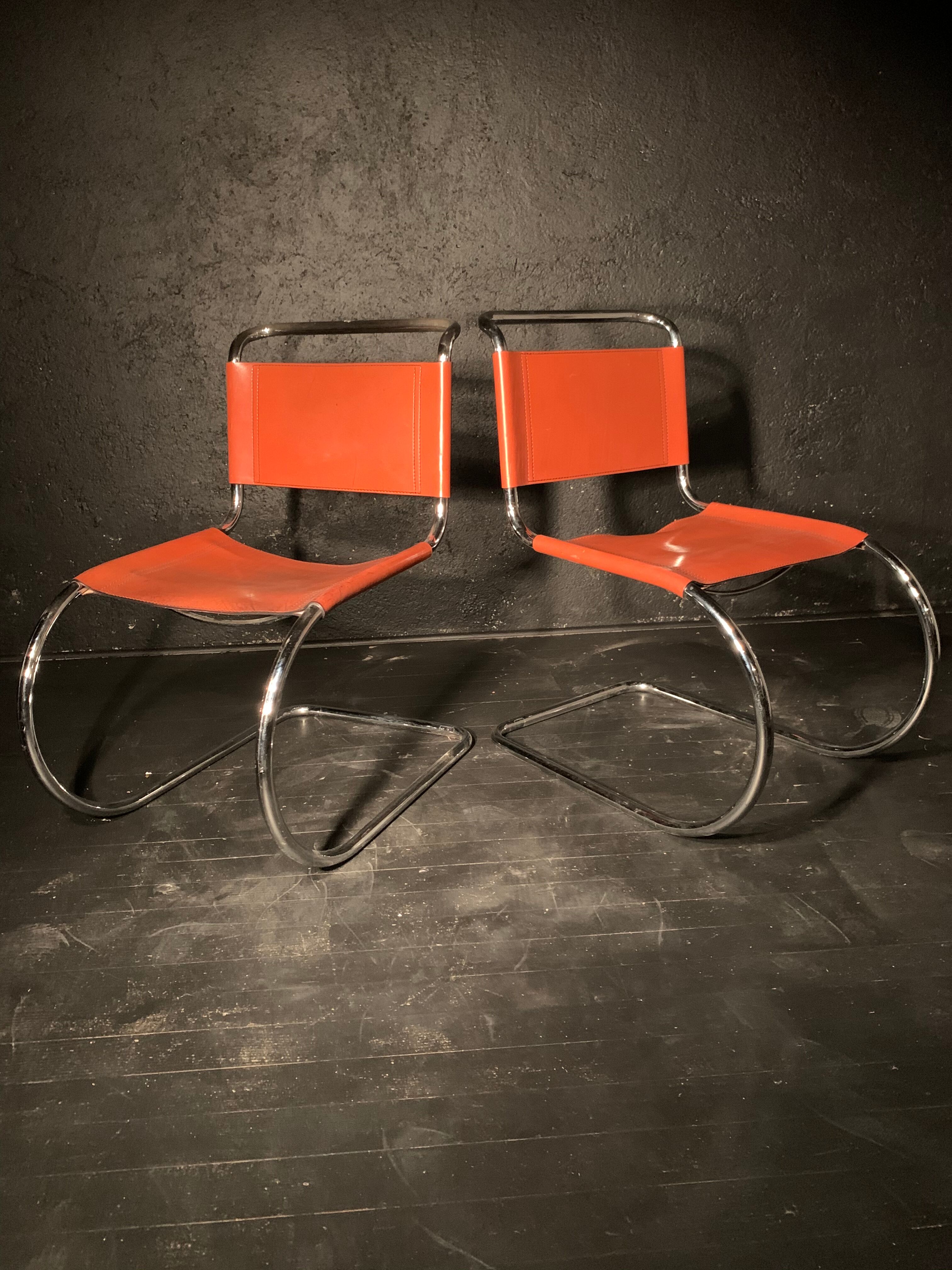 Pair model chair MR10 design Ludwig Mies Van Der Rohe