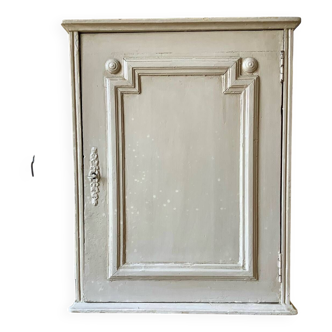 Armoire à pharmacie