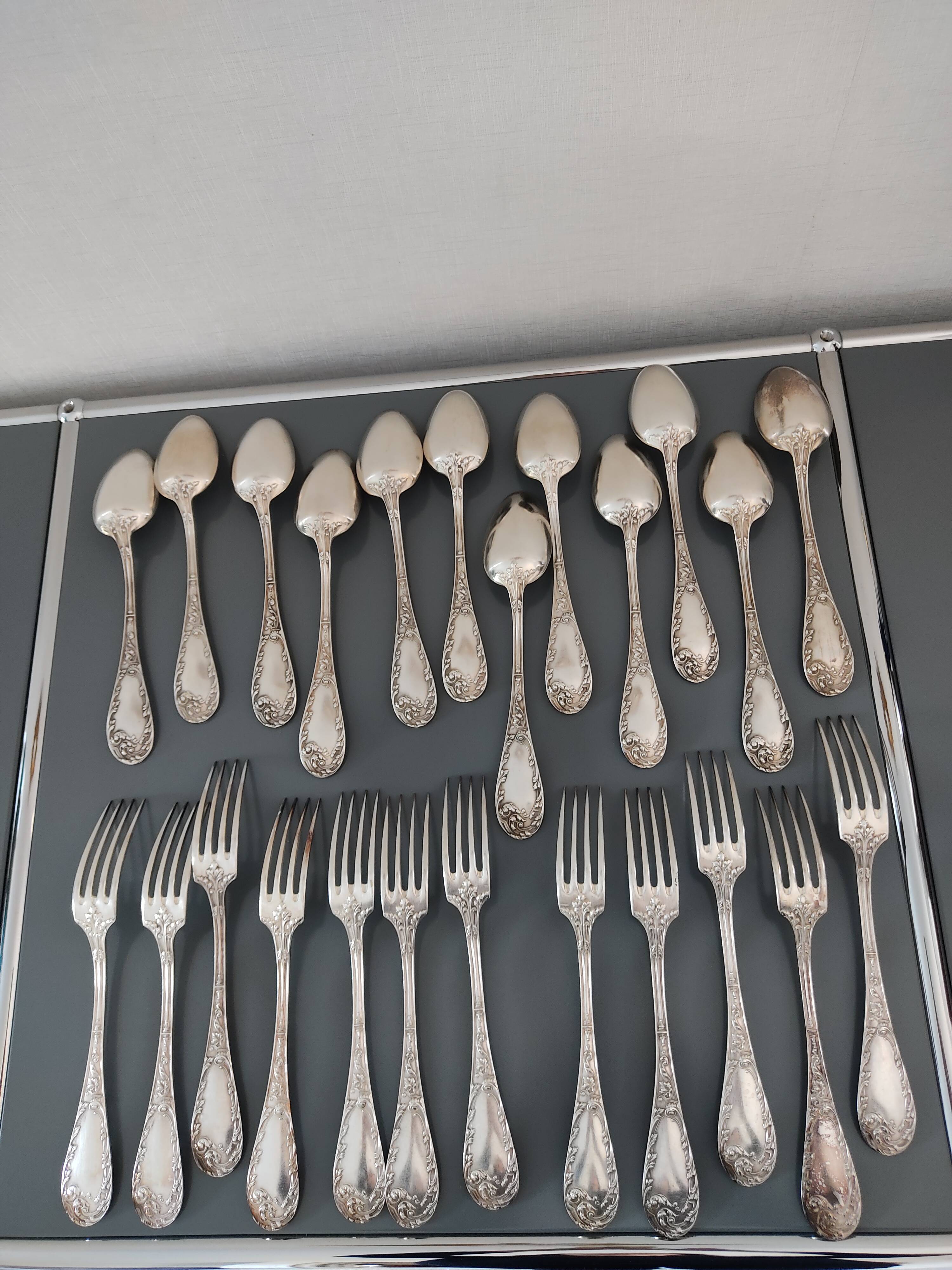 Housewife of 24 seats art deco