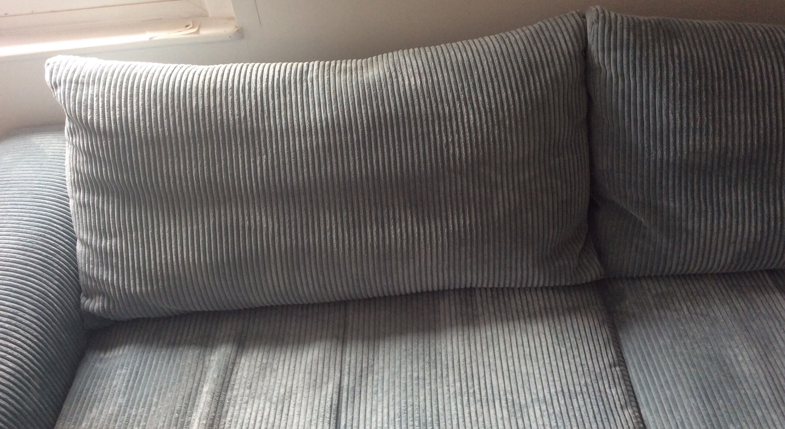 Sky blue ribbed 3-seater sofa