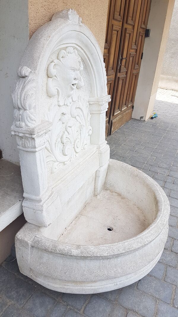 Fontaine de jardin de style Louis XVI