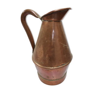 pichet en cuivre