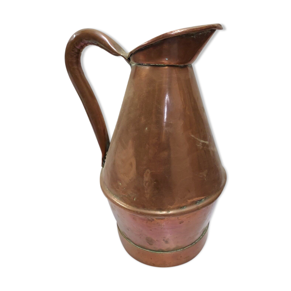 Pichet en cuivre