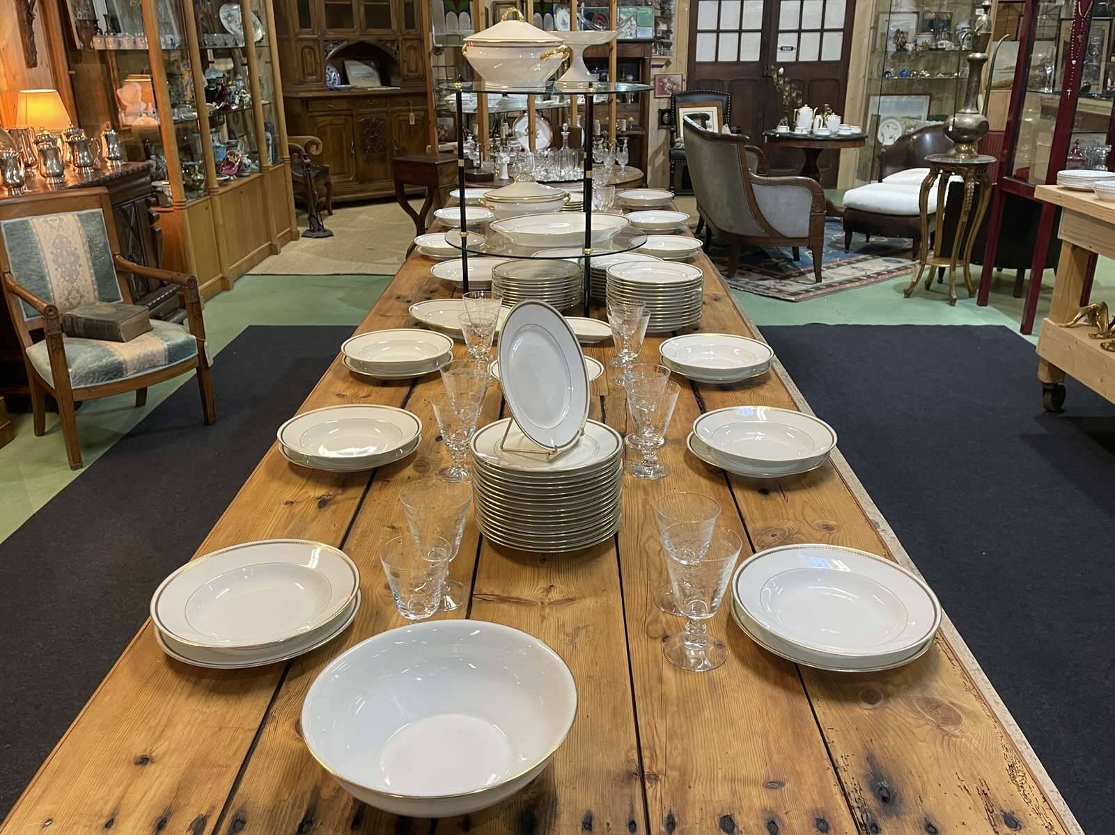 Service en porcelaine de Limoges - 107 pièces - années 1960