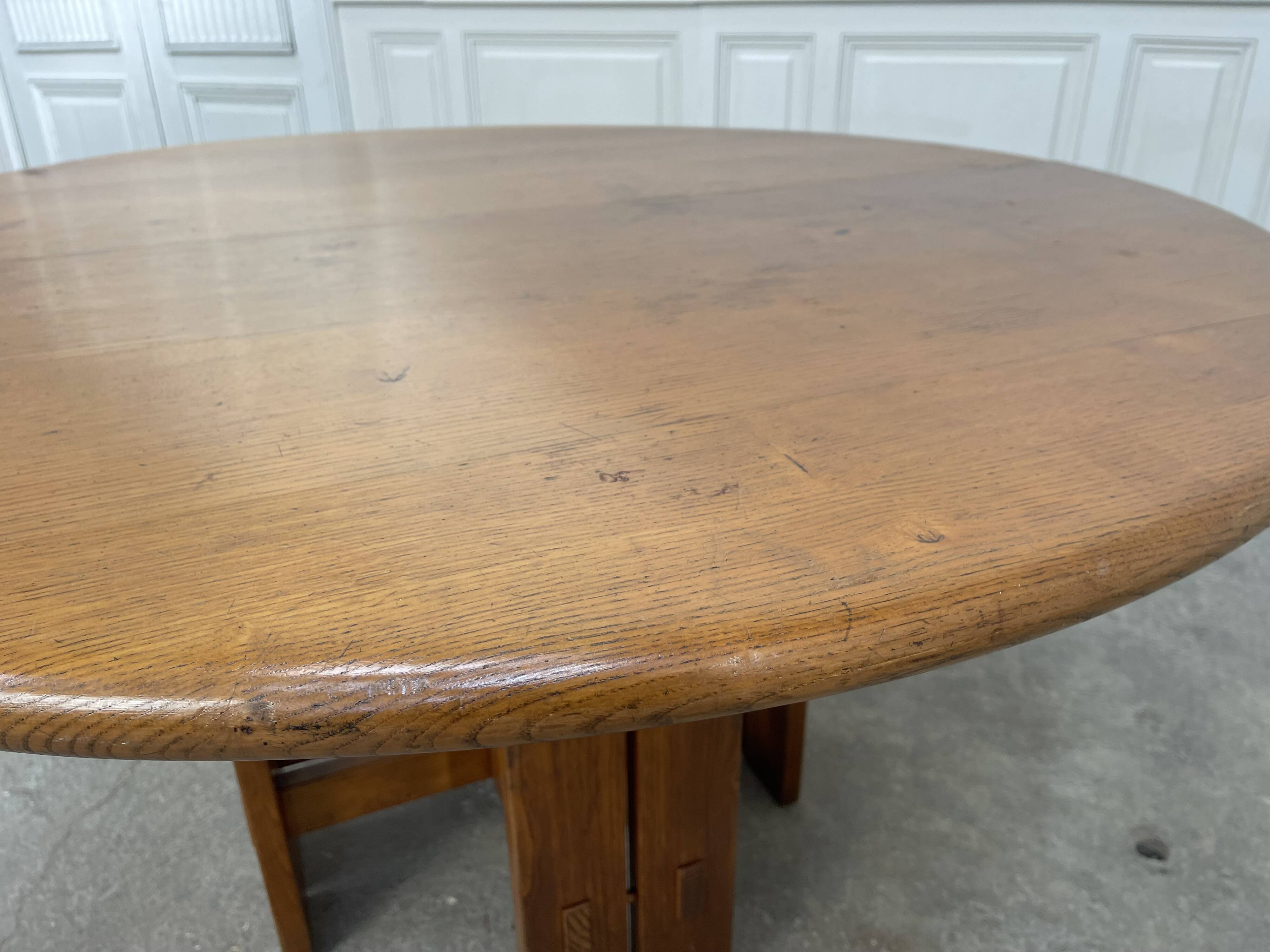 Vintage round table Maison Regain