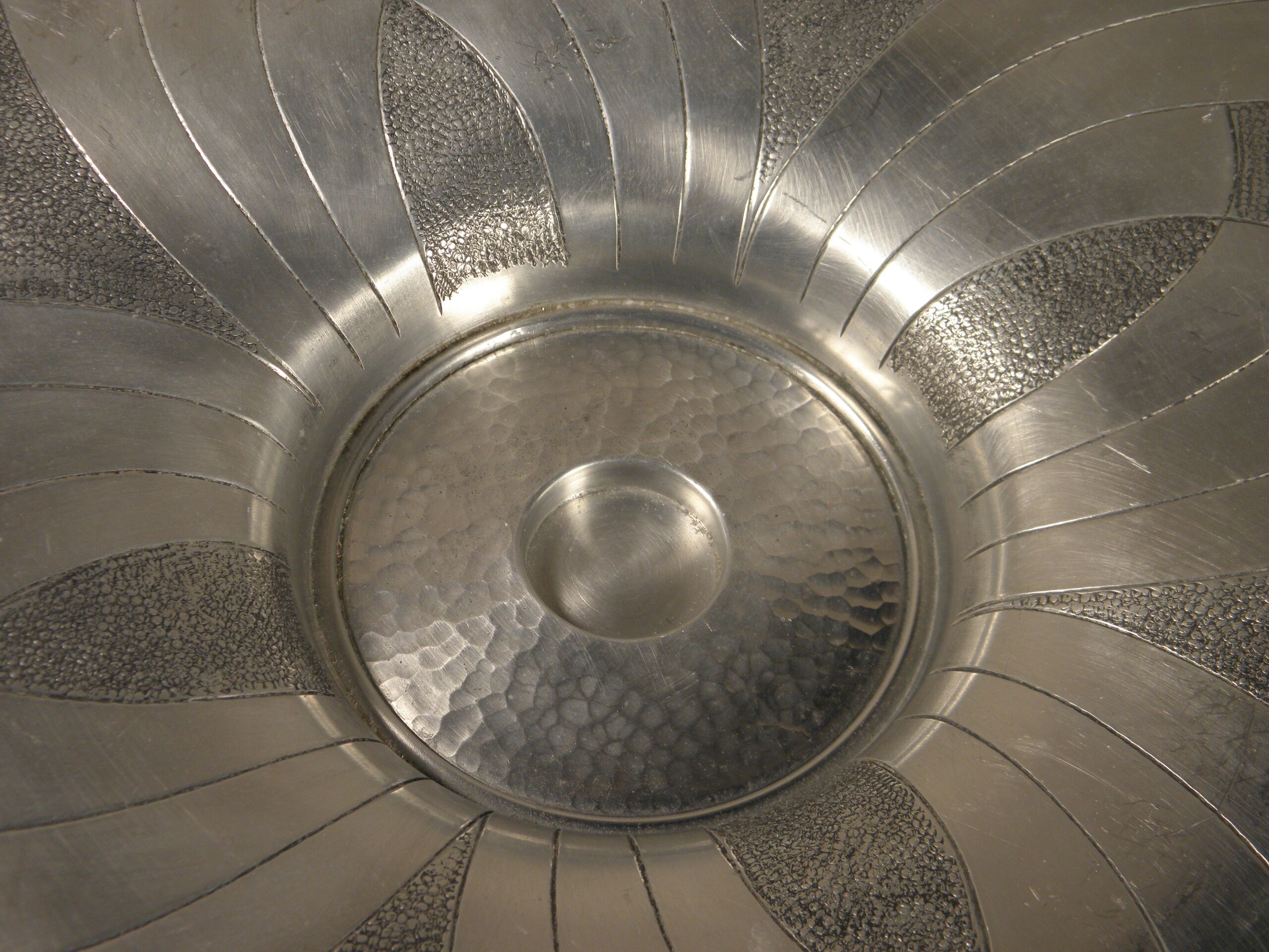 Art deco cup