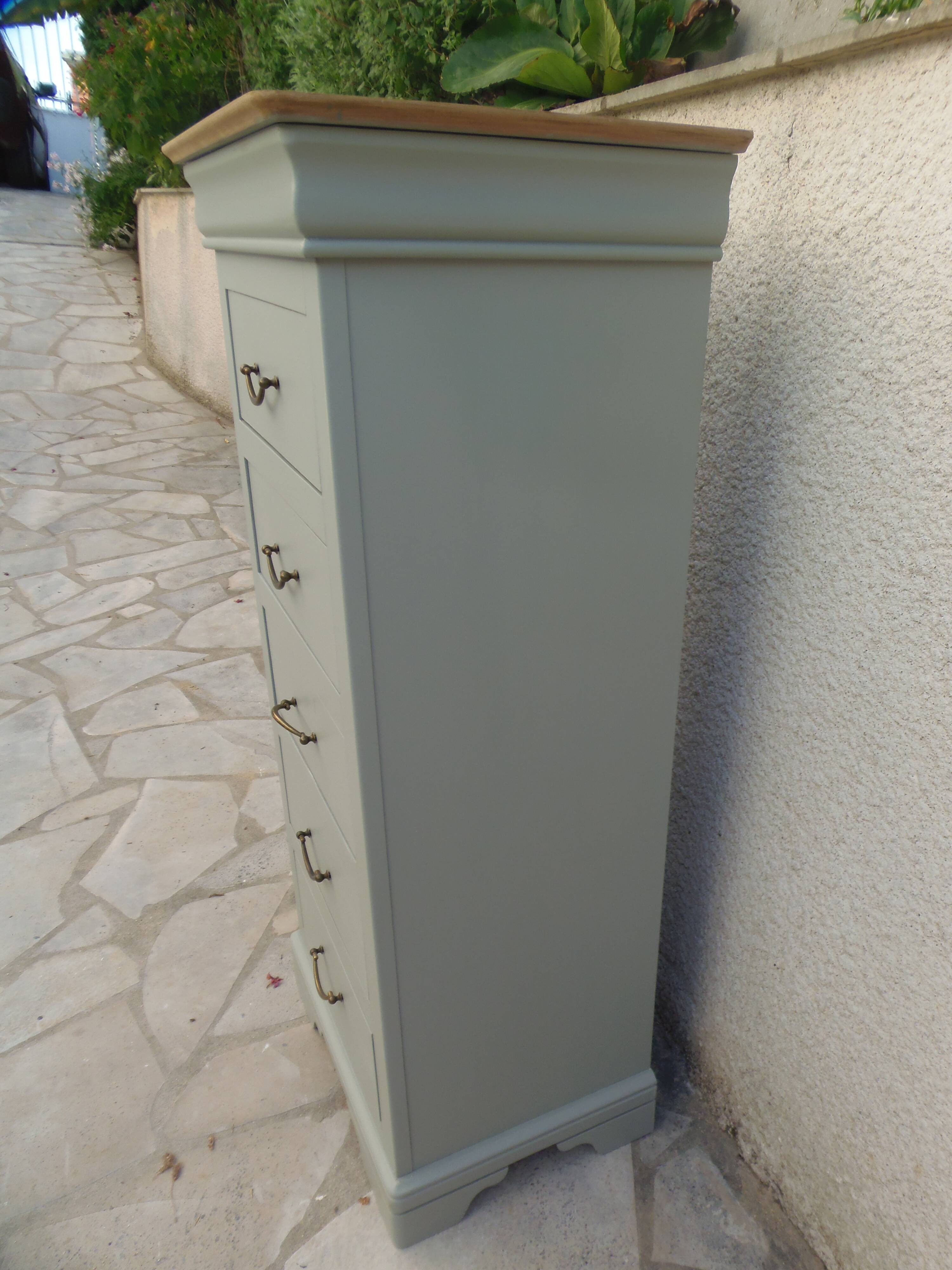 Louis-Philippe style chiffonnier in grey-green, wooden top.