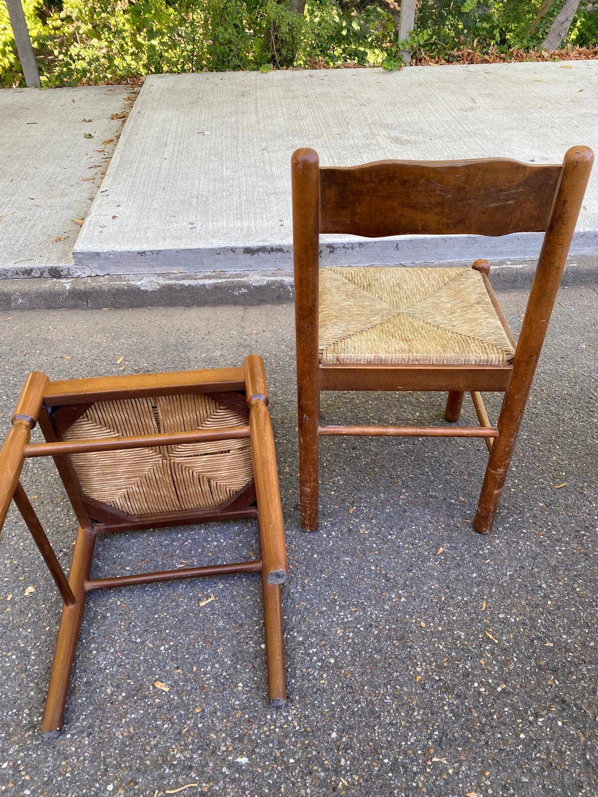 Set of 4 vintage chairs in solid wood and straw — Brutalist / rustic style