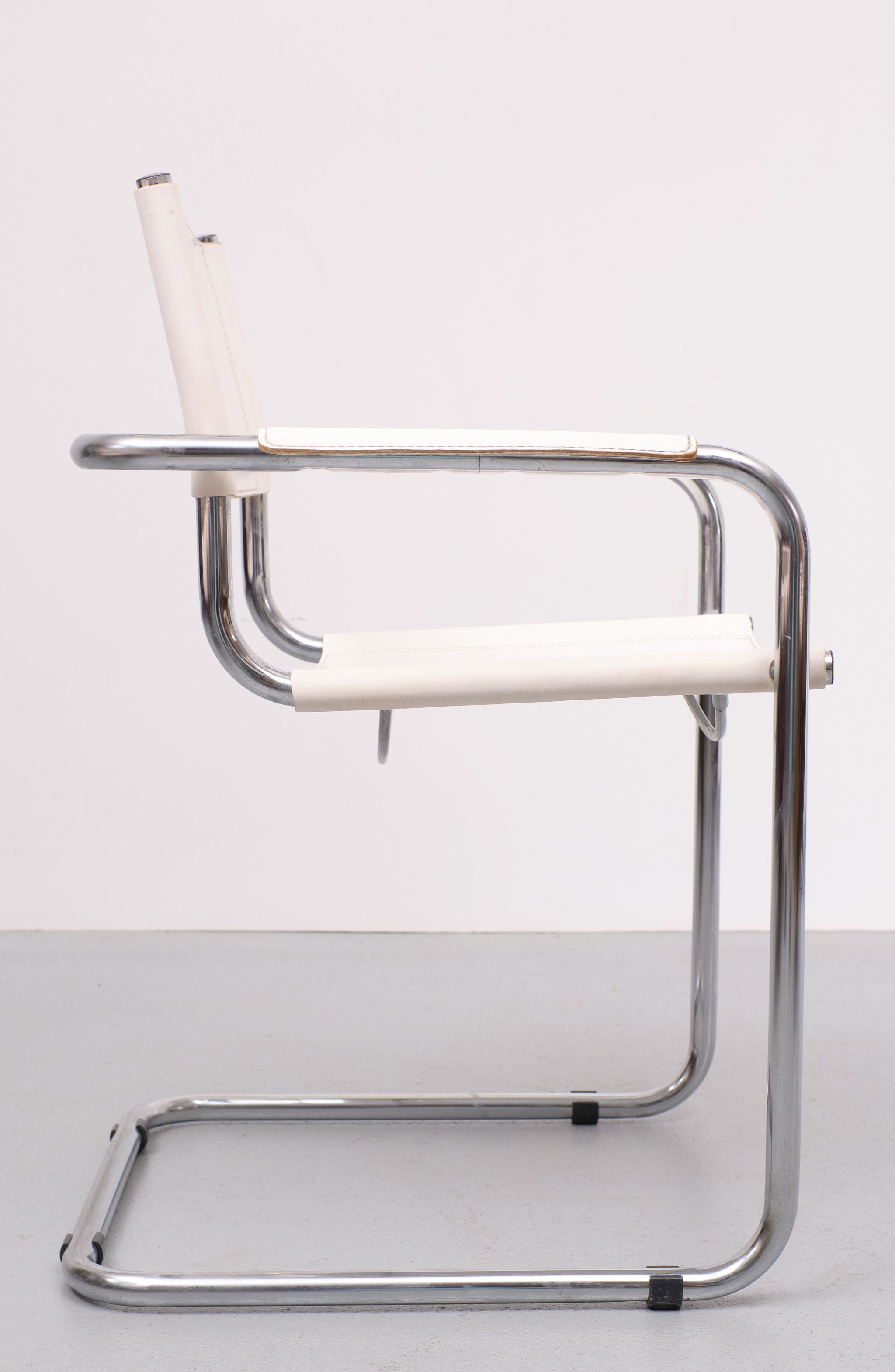 Bauhaus White Leather Arm Chair Matteo Grassi 1970s Italy