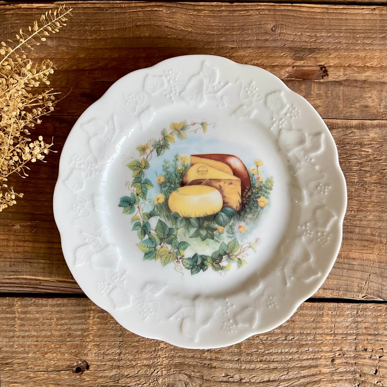 4 Limoges porcelain cheese plates “Wild Lier”
