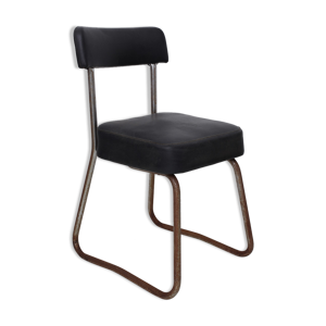 Chaise en skaï noir dossier souple