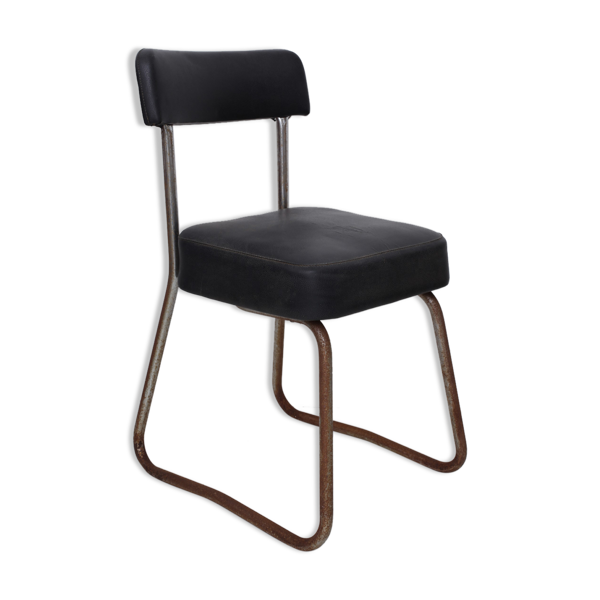 Chaise en skaï noir dossier souple