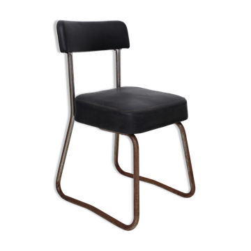 Chaise en skaï noir dossier souple