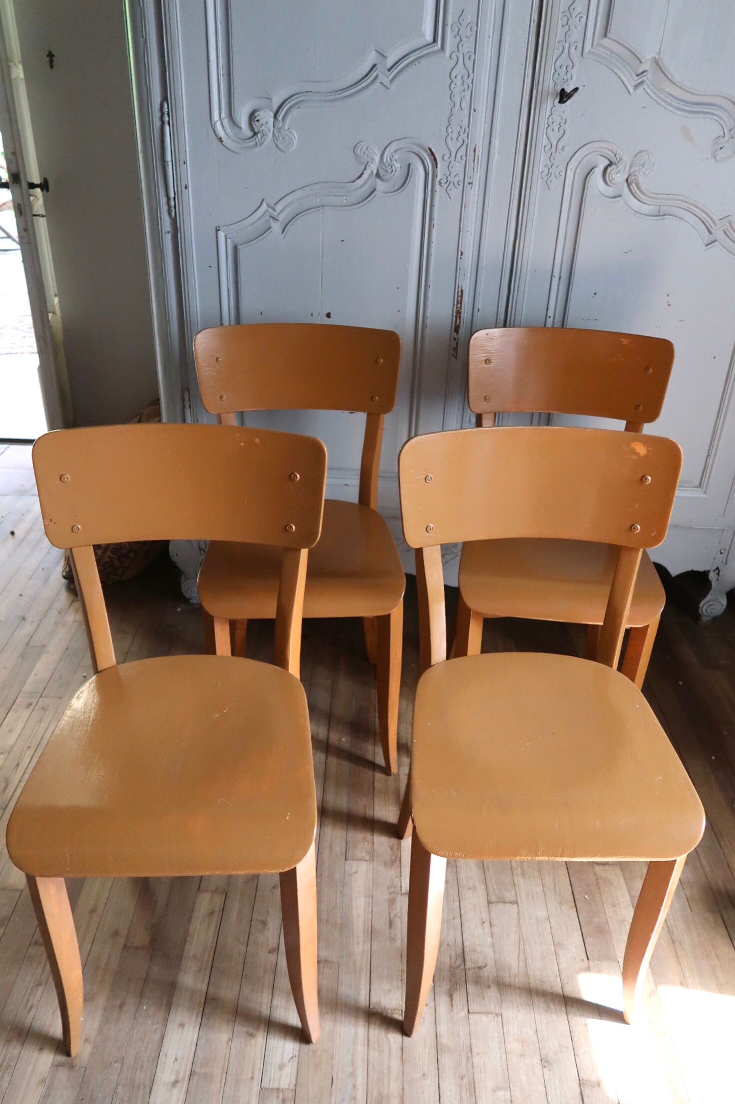 Lot de 4 chaises bistrot en bois peint