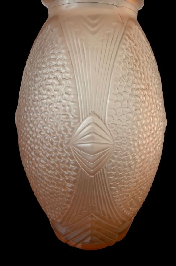 Art deco vase in powder pink glass