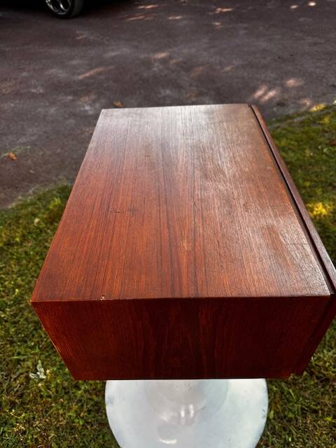 Vintage tulip foot bedside table