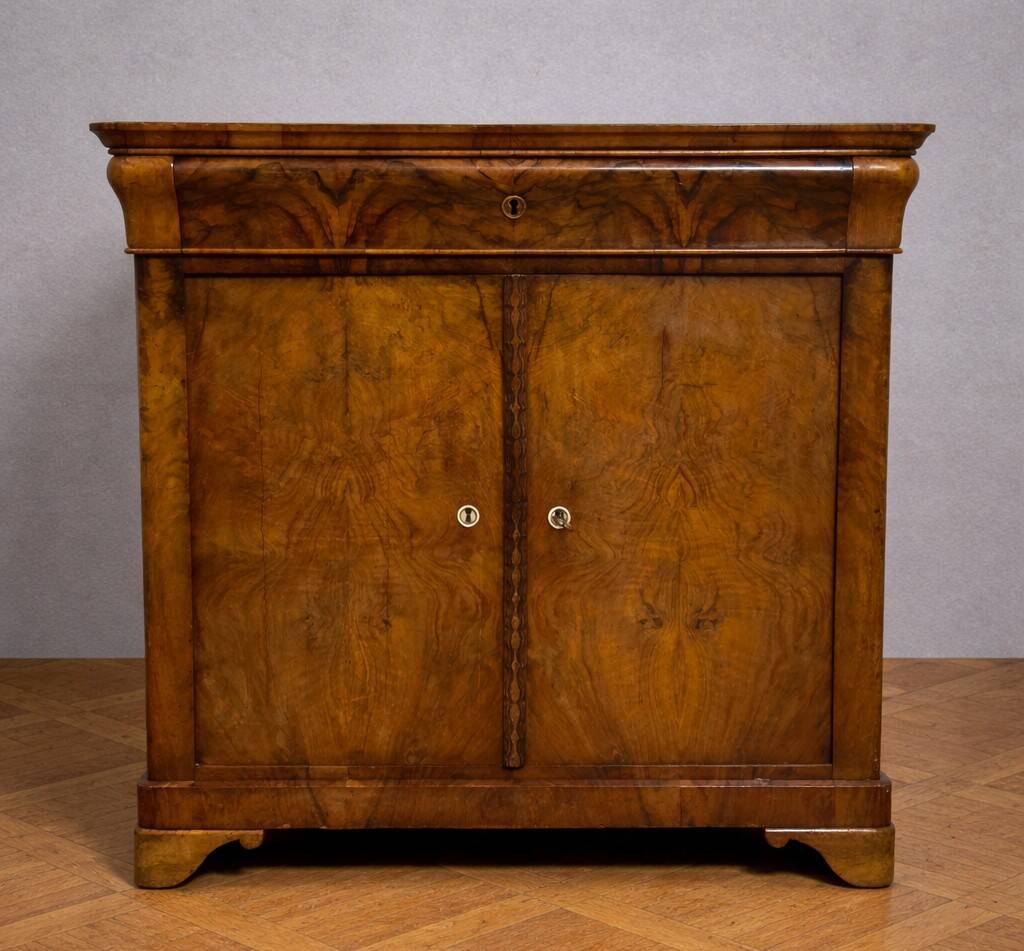 Buffet époque Restauration en noyer – XIXe siècle