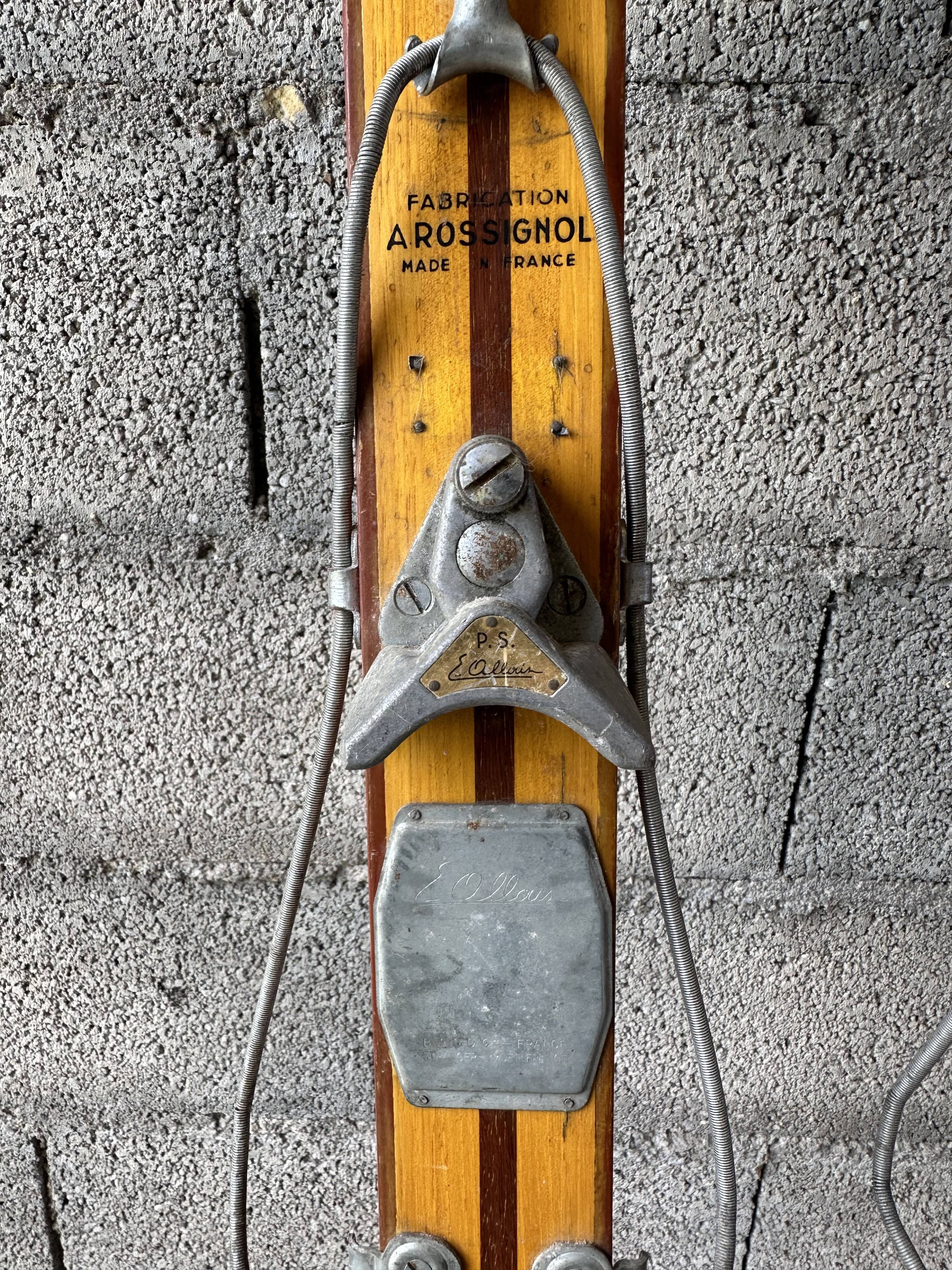 Pair of vintage skis wood Rossignol
