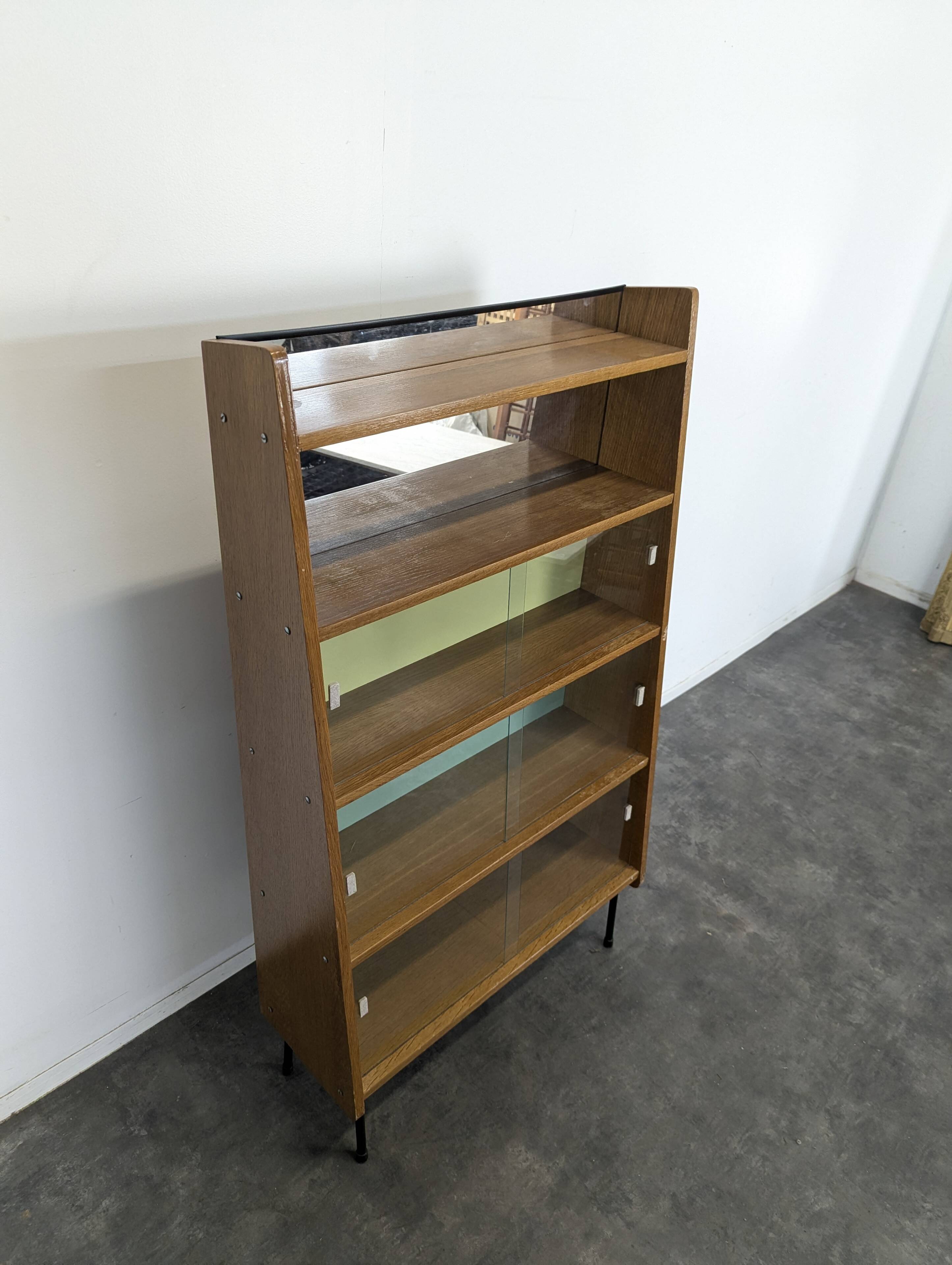 Etagère dans le goût de Guariche, années 50
