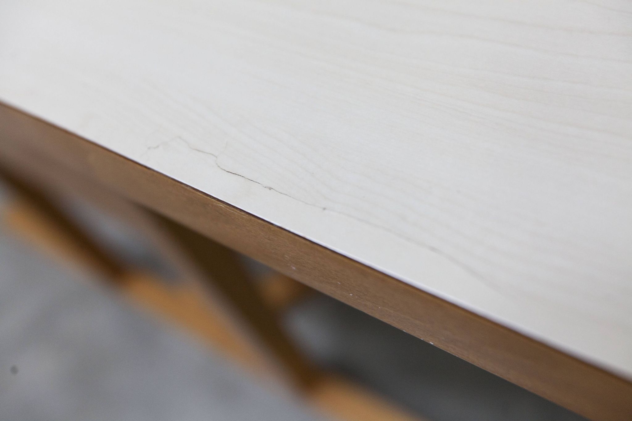 Rare set de 6 tables Baumann 1990, 80x120 et demi lune 120cm