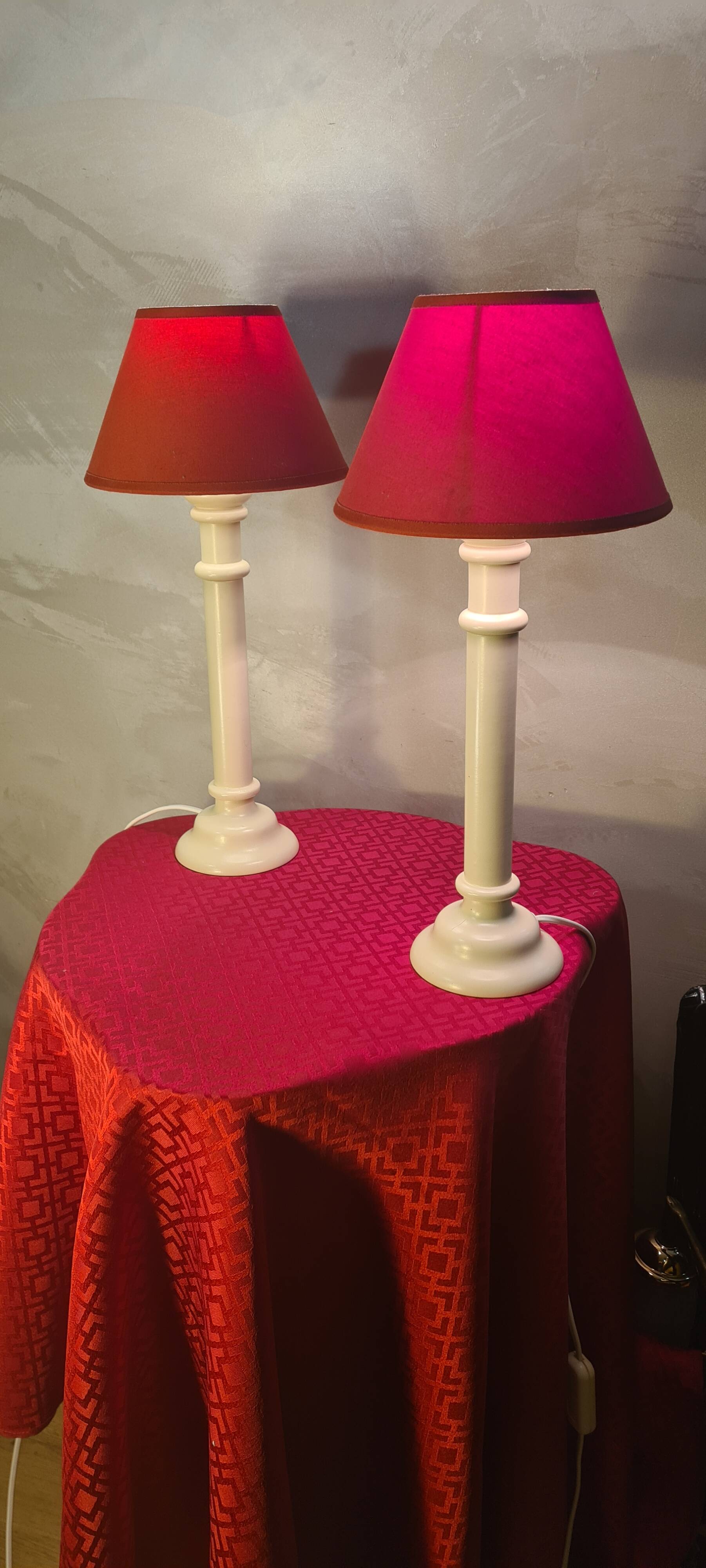 Pair of off-white lacquered wooden lamps 42x20