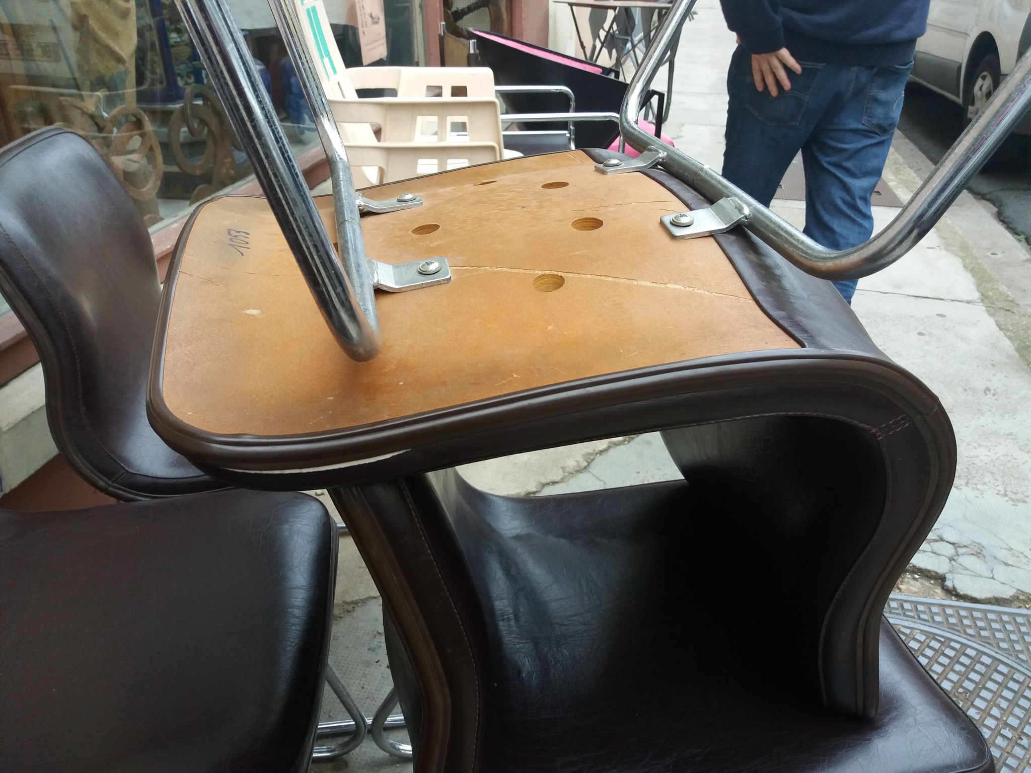 Set of 6 ergonomic chairs circa 1960