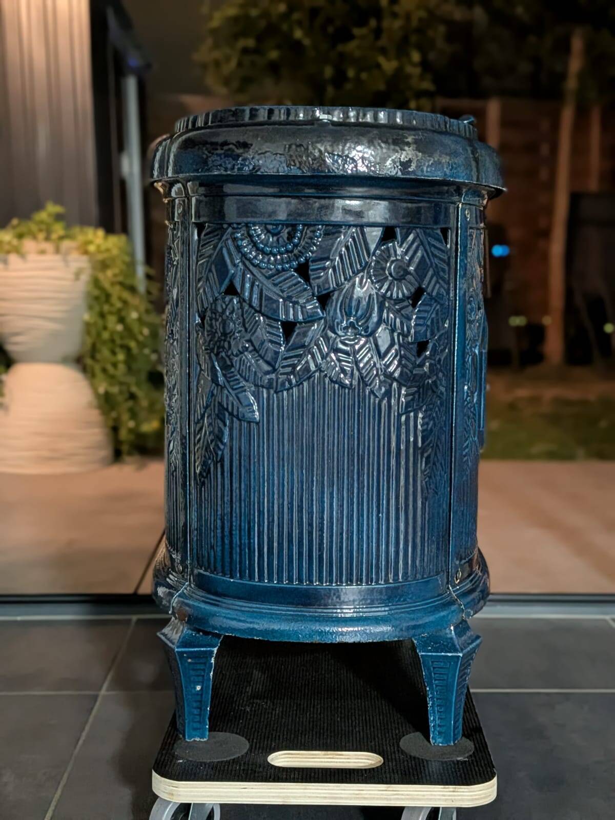 Vintage "Le Non Pareil" cast iron blue enamel pan – Upcycled to bioethanol