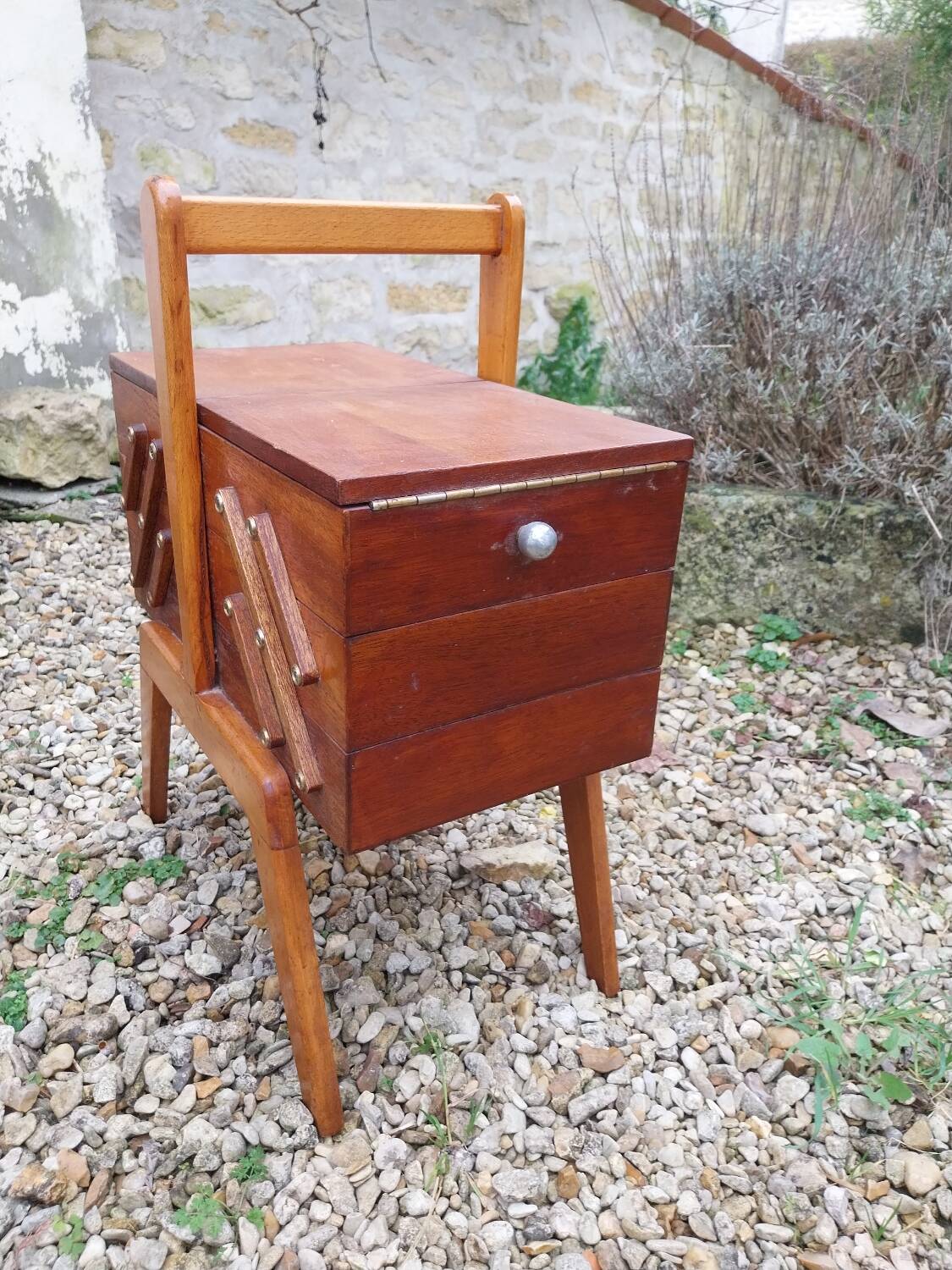 Compass feet sewing box