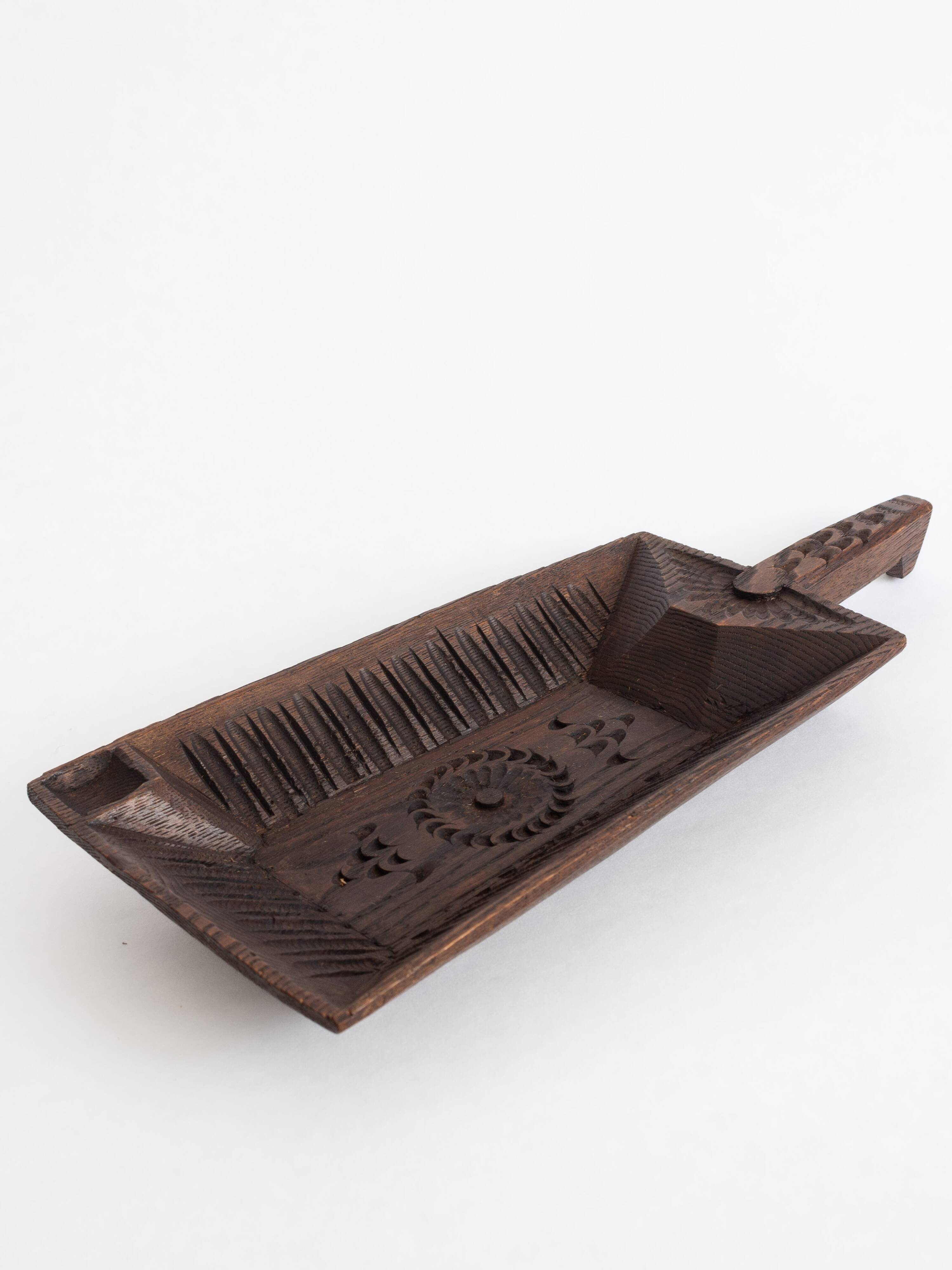 Grain shovel, spice shovel in engraved wood - Folk art