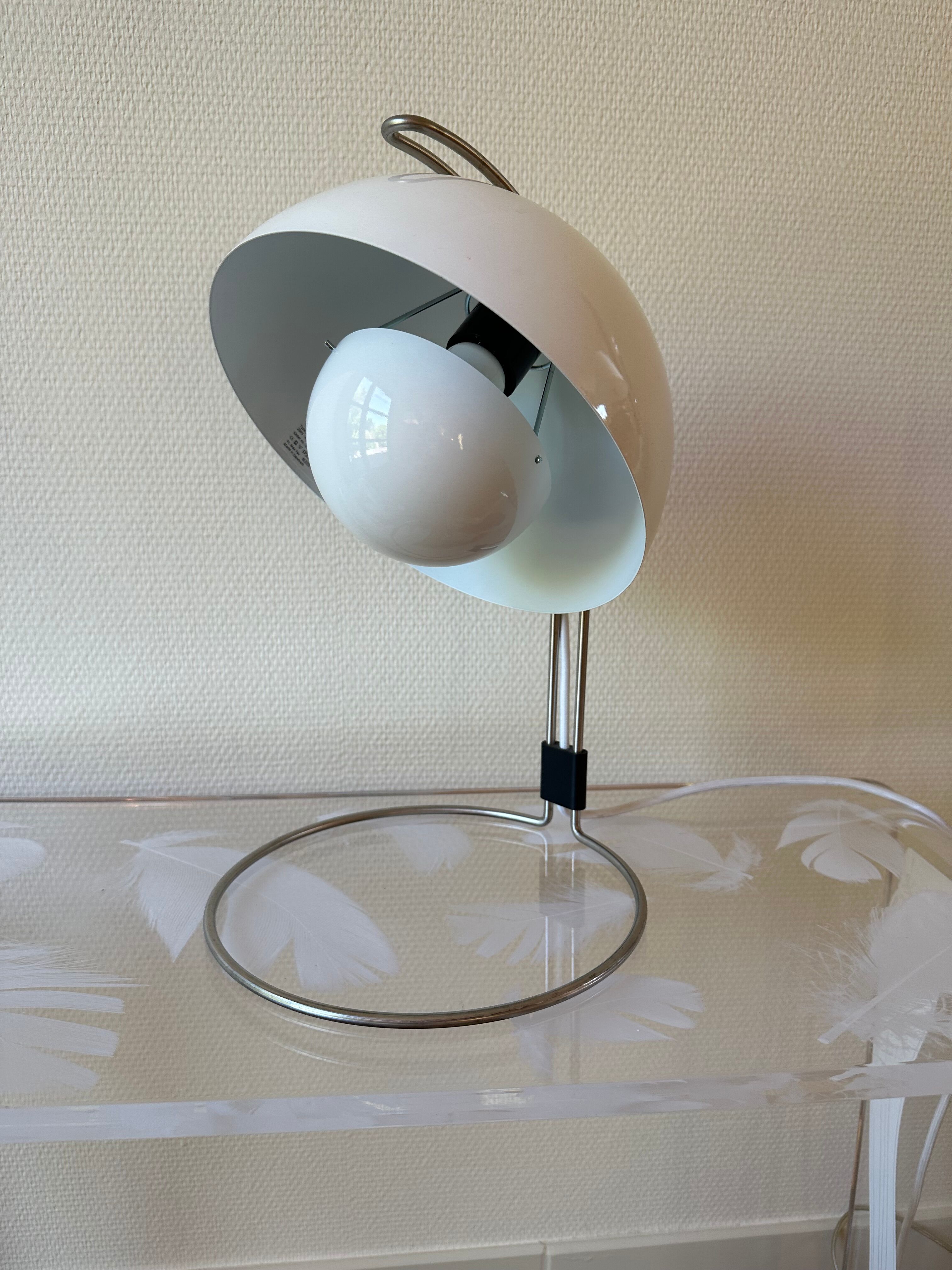 Vener Flowerpot Lamp Panton VP4 bright white And Tradition