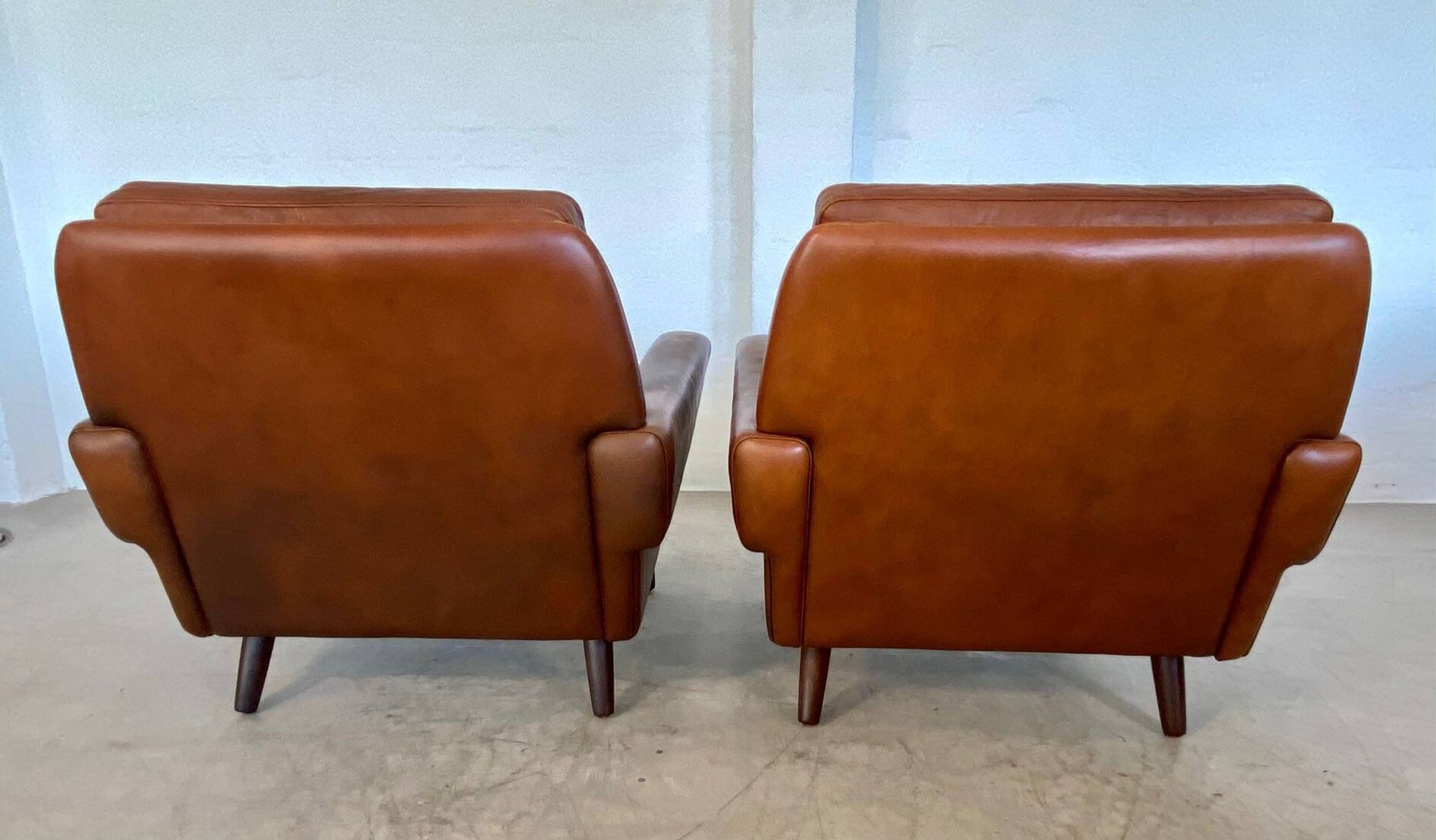 Vintage retro danish mid-century svend skipper club chairs in cognac leathe