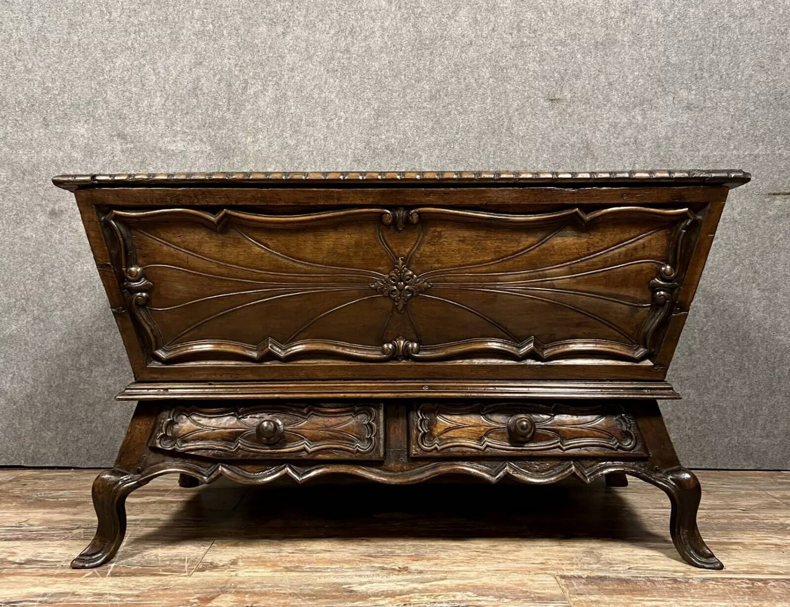 Louis XV style Piedmontese kneading trough in solid walnut circa 1850