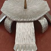 Paire de bougeoirs brutalistes en aluminium martelé, années 1970