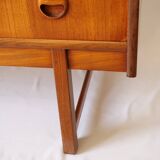 Turnidge bookcase