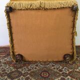 Large-format toad chair