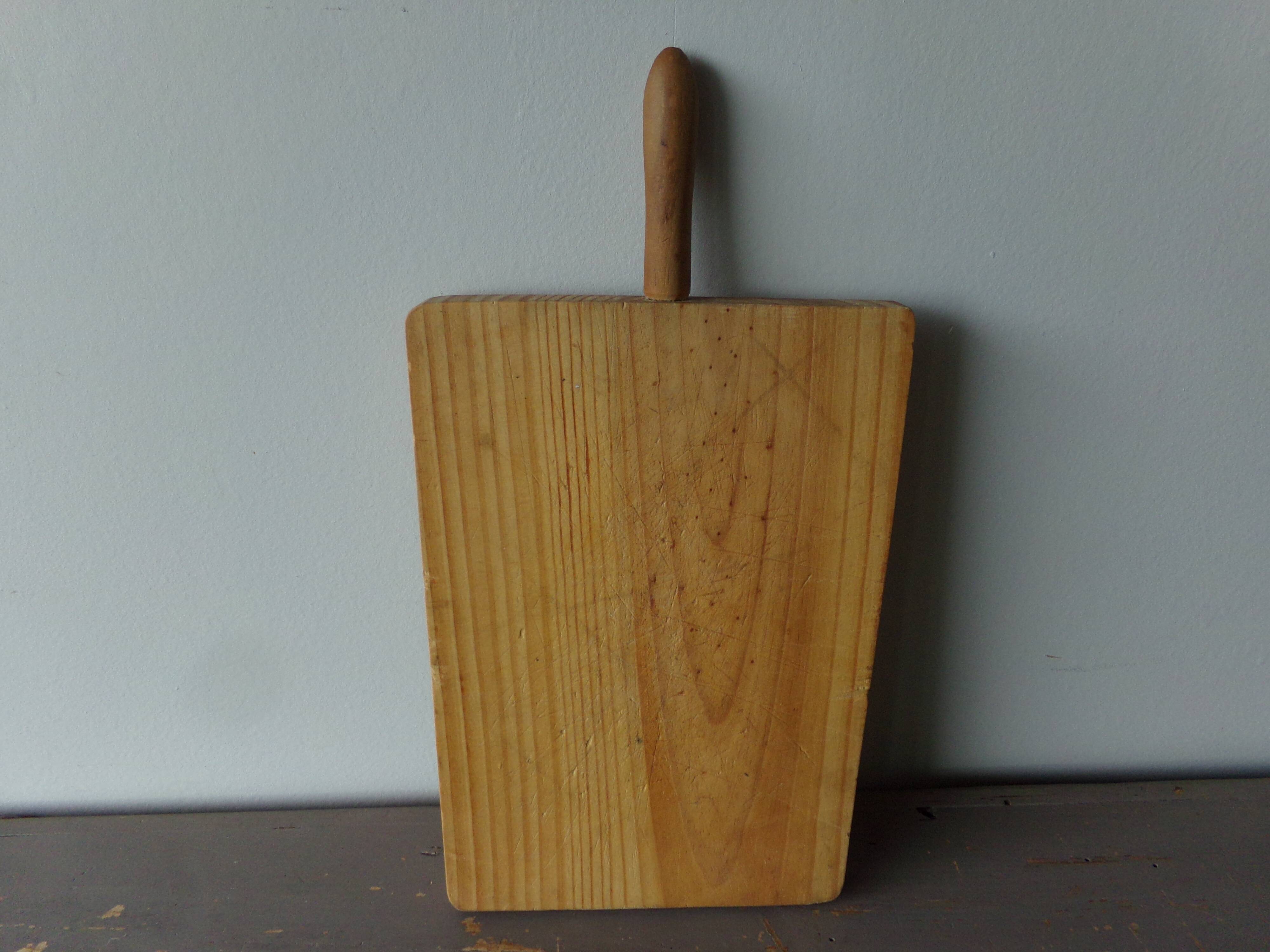 Wooden cutting board