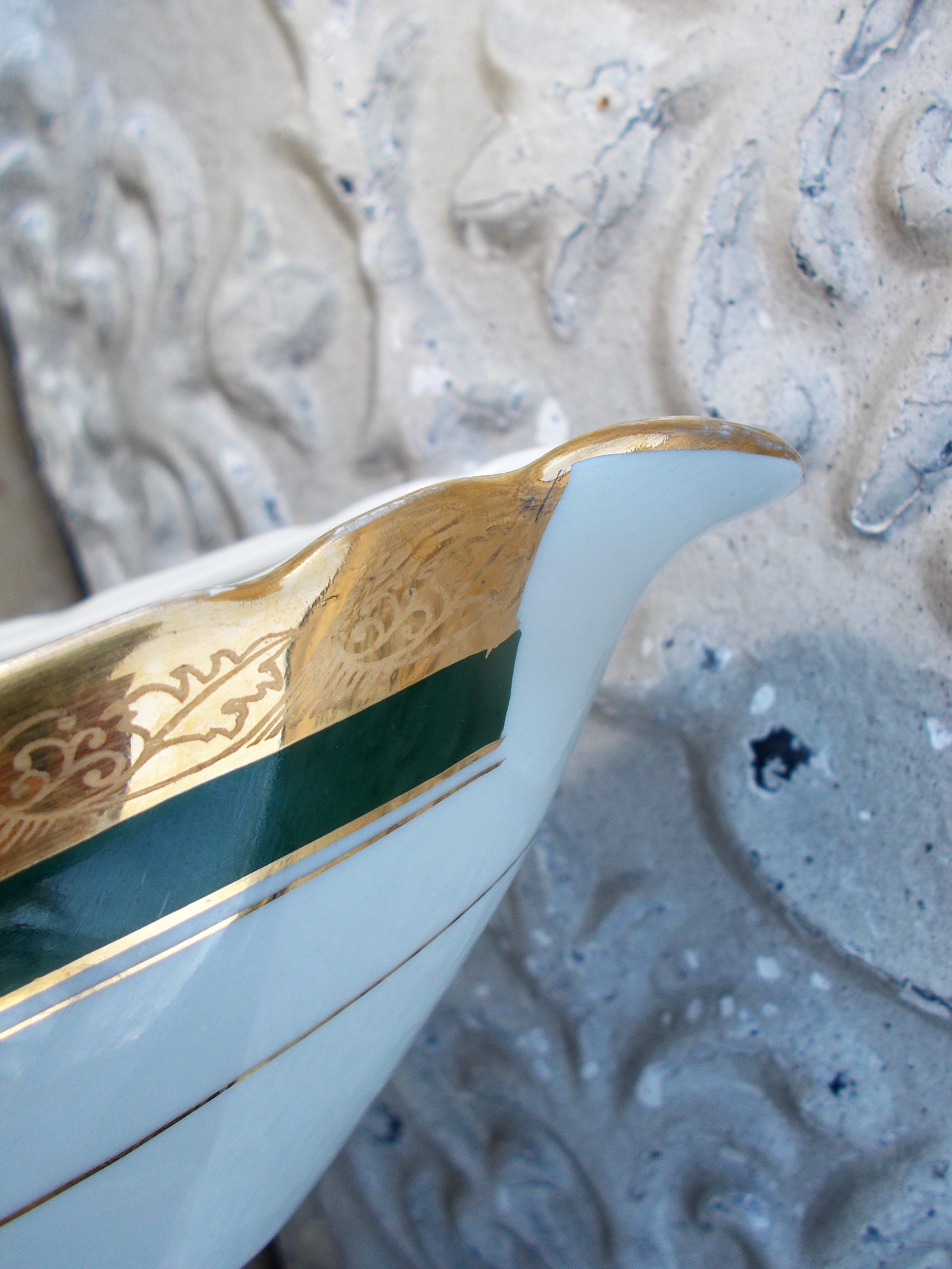 Saucière with Limoges porcelain top beautiful gilding