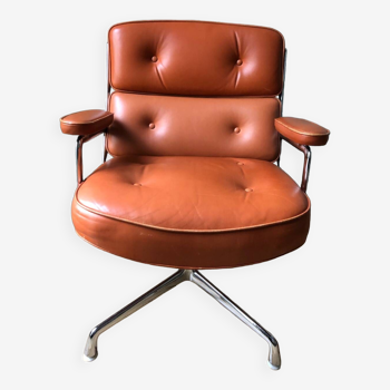 Lobby leather chair from international organisation
