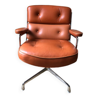 Lobby leather chair from international organisation