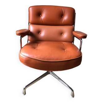 Lobby leather chair from international organization
