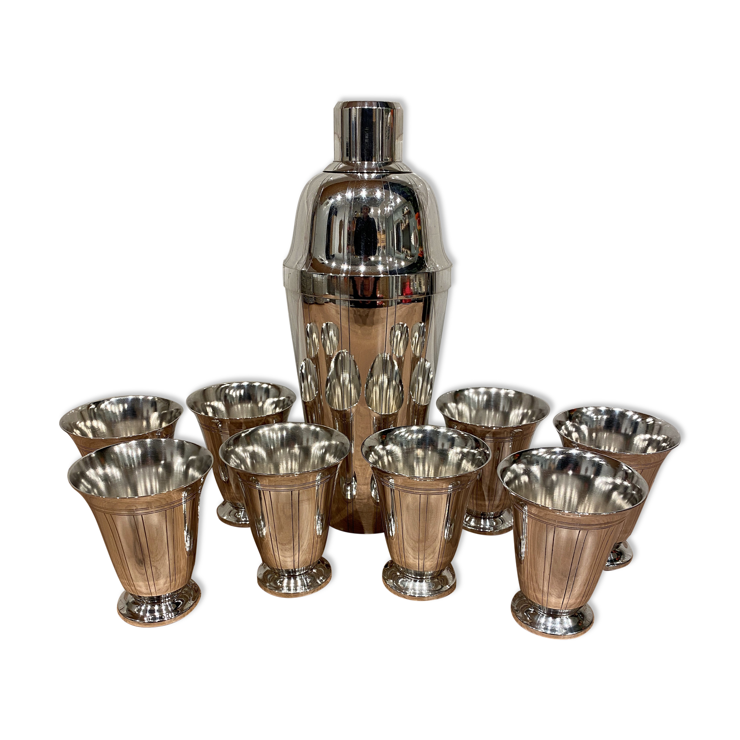 Shaker et 8 gobelets