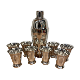 Shaker and 8 Boulenger cups