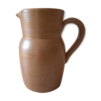 Sandstone pitcher