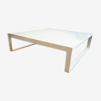 Table basse blanche carrée avec plateau en verre fumé blanc de chez Habitat