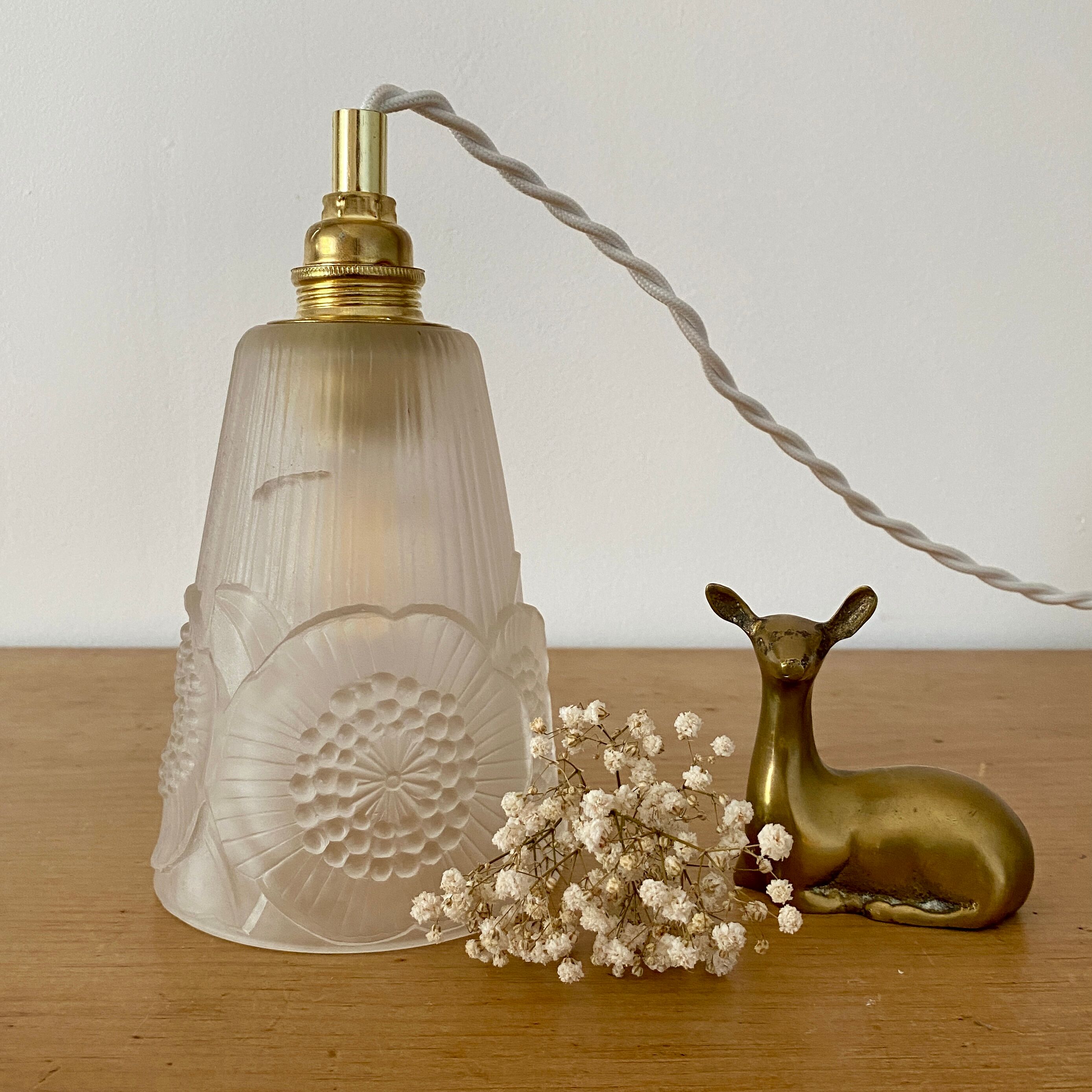 Vintage art deco tulip walker