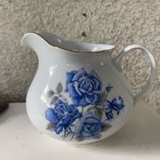 Coffee service in white porcelain pattern pink blue art deco